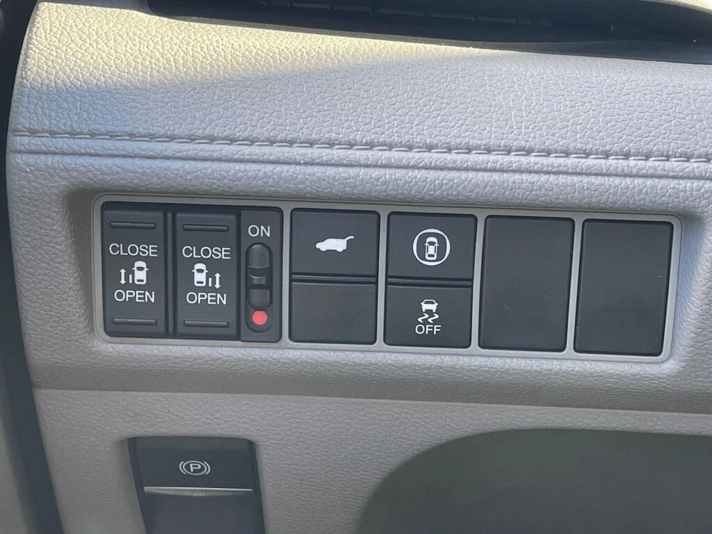 Used 2022 Lunar Silver Metallic Honda EX-L image 20