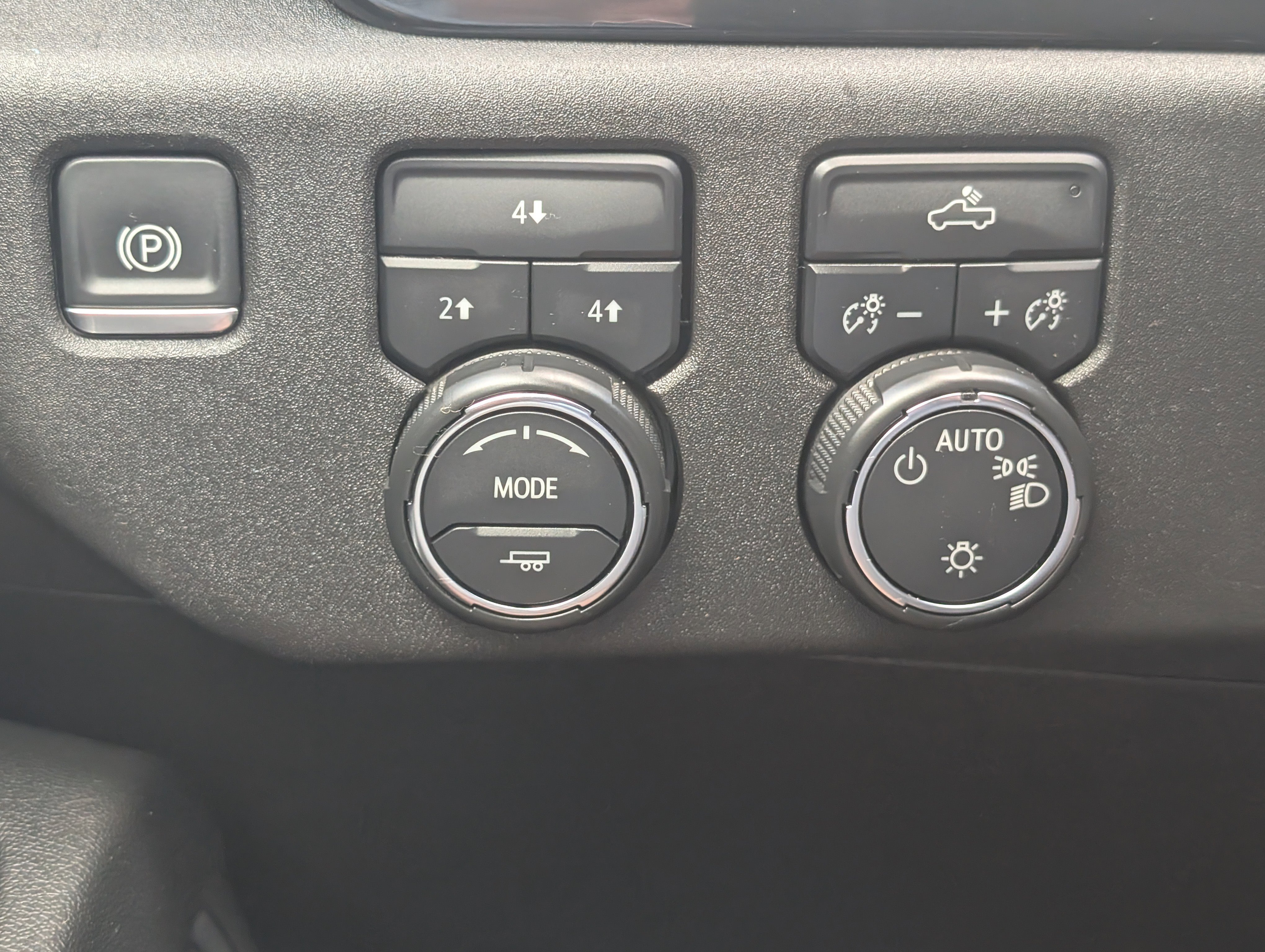 Used 2024 Summit White Chevrolet LT image 14