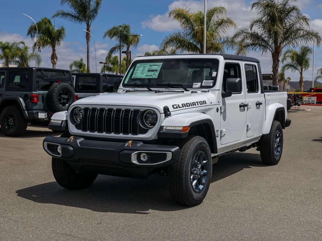 New 2026 Bright White Clear-Coat Exterior Paint Jeep 85th Anniversary Edition image 8