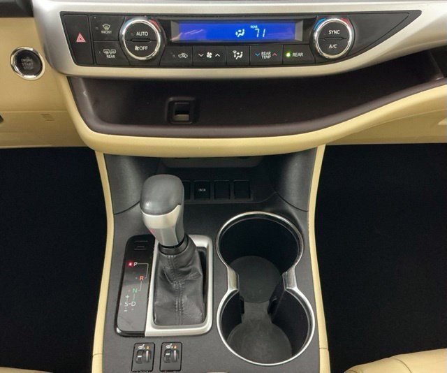 Used 2017 White Toyota XLE image 23