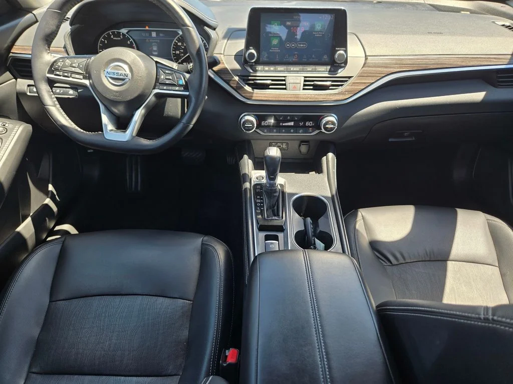 Used 2019 Black Nissan 2.5 SL image 11