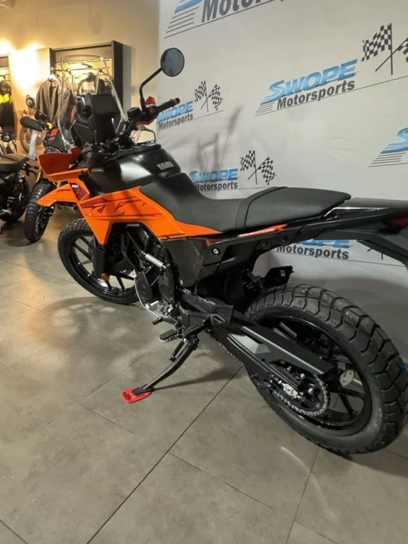 New 2025  KTM 390 R image 9