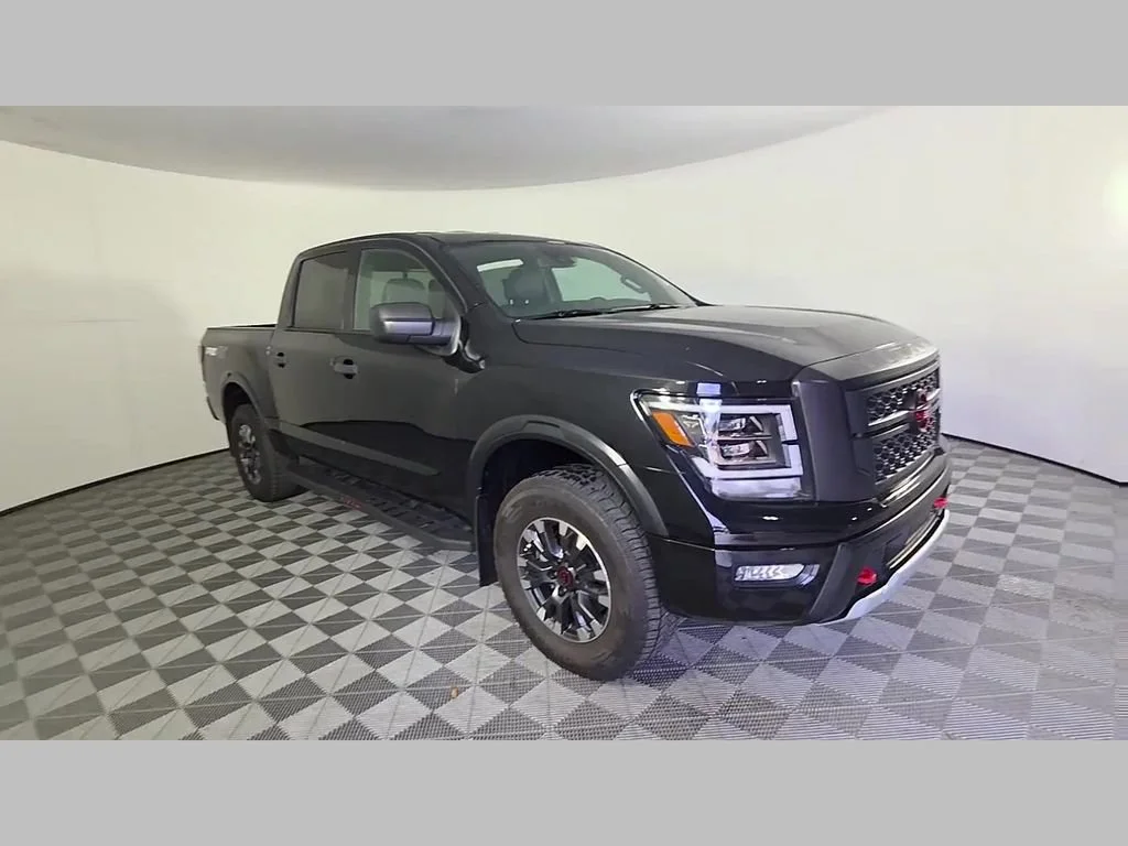 2024 Nissan Titan PRO-4X - Photo 34