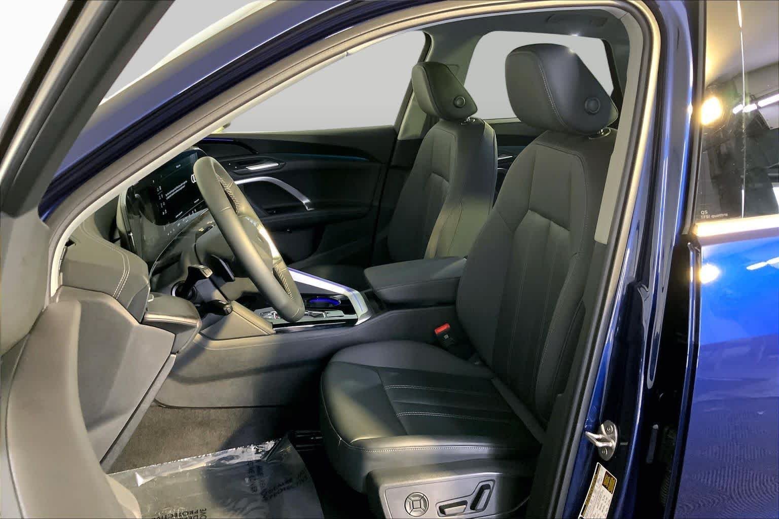 Used 2025 Navarra Blue Metallic Audi Premium image 9