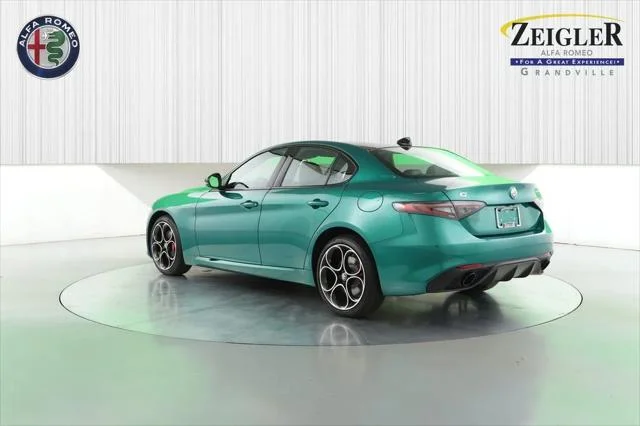 New 2025 Verde (Green) Fangio MetallicExterior Paint Alfa Romeo  image 19