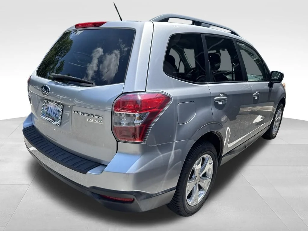 Used 2015 Silver Subaru 2.5i Premium image 10