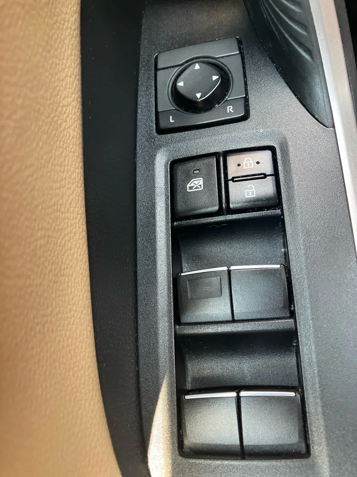 Certified Used 2020 Blizzard Pearl Toyota Limited image 14