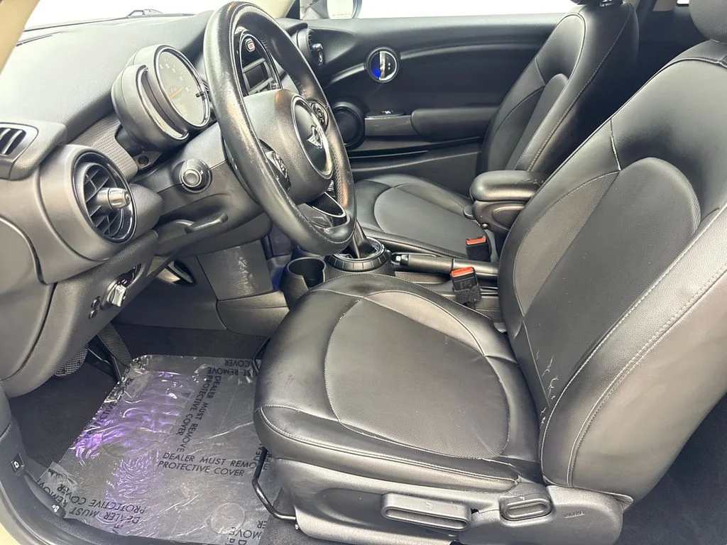 Used 2016 White MINI Base image 25
