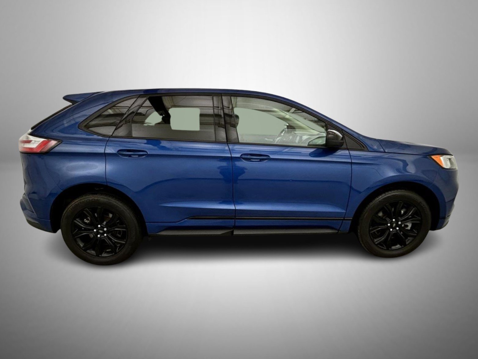Used 2024 Blue Metallic Ford SE image 4