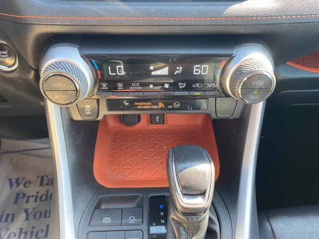 Used 2020 Blue Toyota Adventure image 23