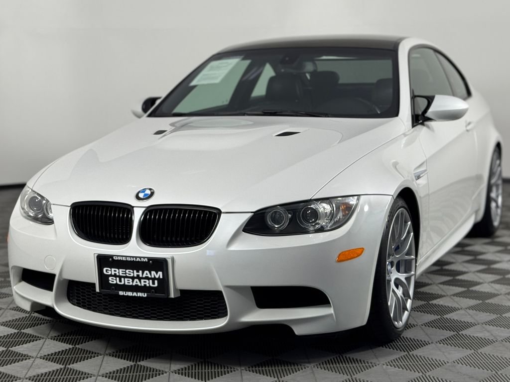 Used 2013 White Metallic BMW Base image 3