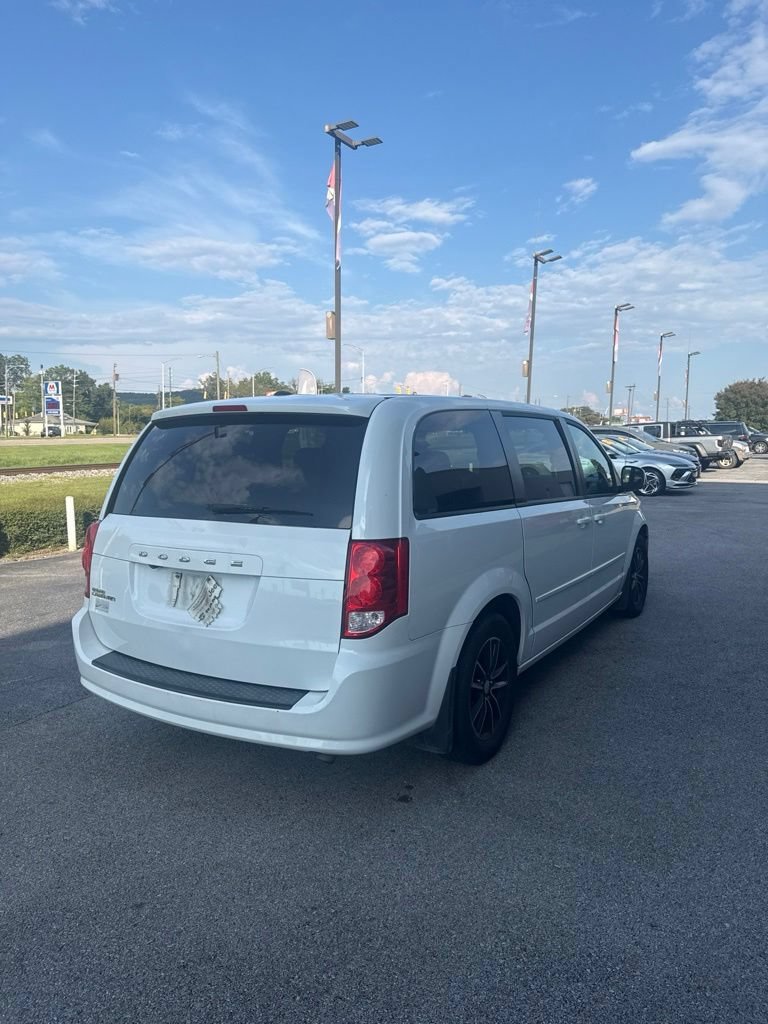Used 2016 Bright White Clearcoat Dodge SE Plus image 5