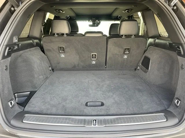 Used 2022 Black Jeep Overland image 29
