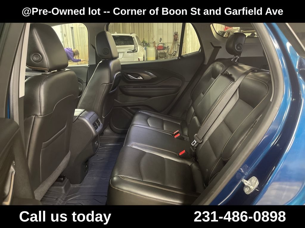 Used 2020 BLUE EMERALD METALLIC GMC SLT image 28