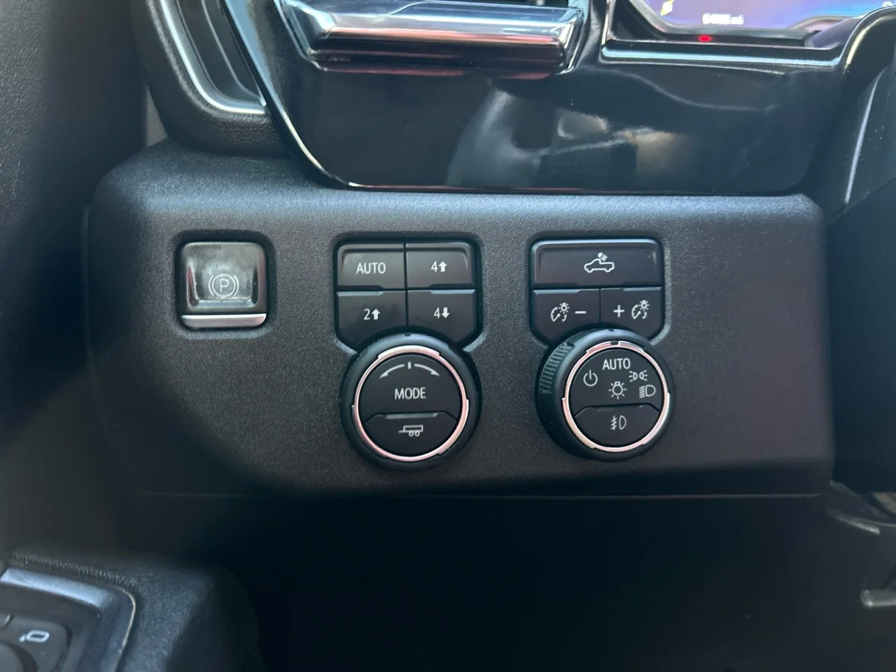 Used 2023 STERLING GRAY METALLIC Chevrolet RST image 15