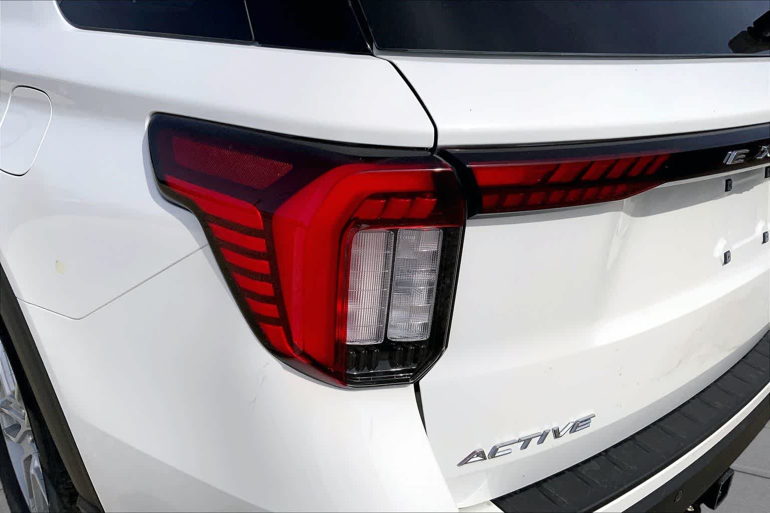 New 2026 Star White Metallic Tri-Coat Ford Active image 11