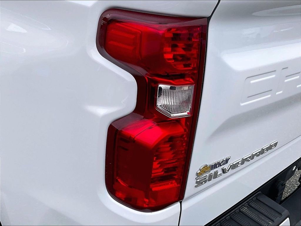 Used 2023 White Chevrolet Custom image 32