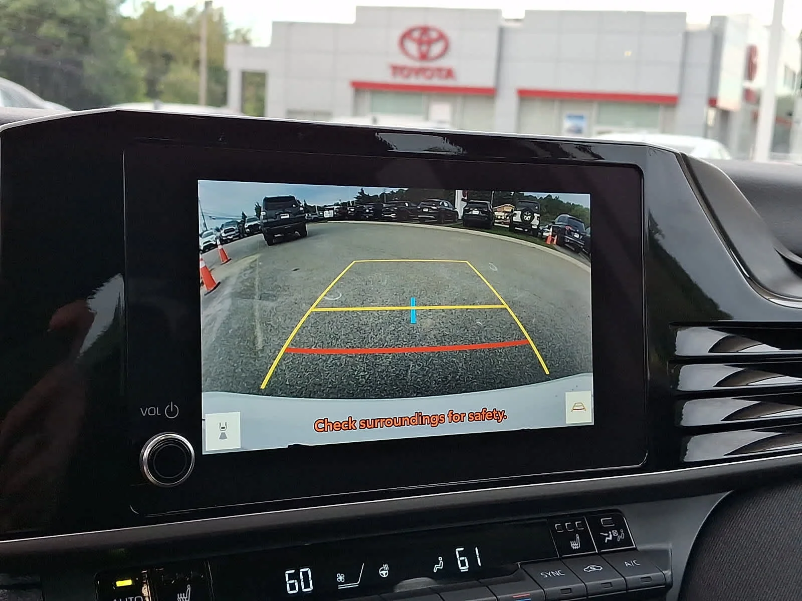 Used 2025 Ice Cap Toyota LE image 22