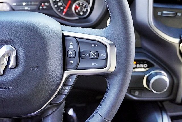 New 2026 Diamond Black Crystal Pearl-Coat Exterior Paint RAM Big Horn Sport Appearance Edition image 41