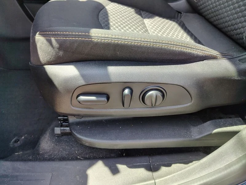Used 2020 Blue GMC SLE image 9