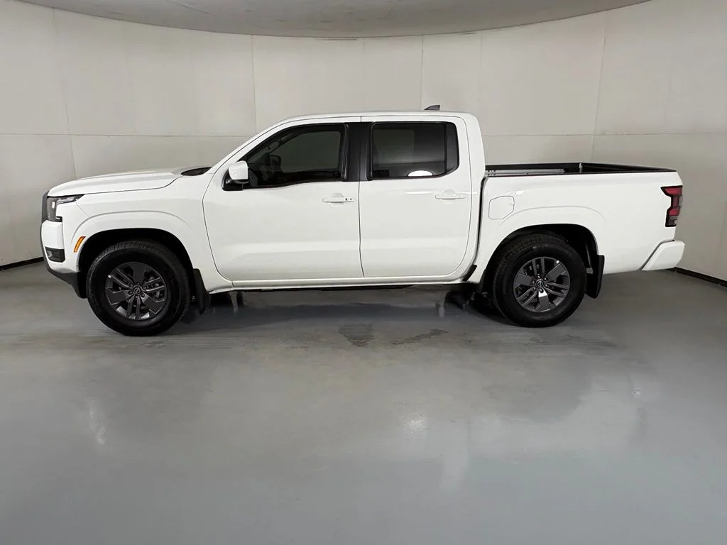 New 2026 Glacier White Nissan Crew Cab SV image 5