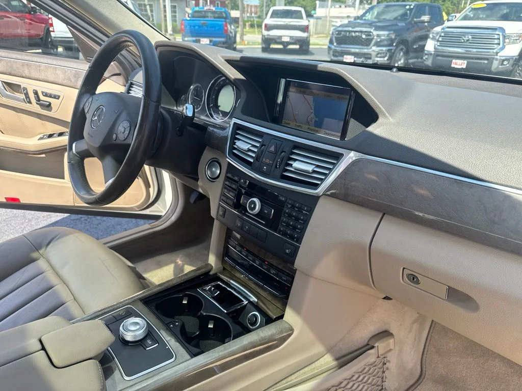 Used 2010 Diamond White Metallic Mercedes-Benz E 350 image 34