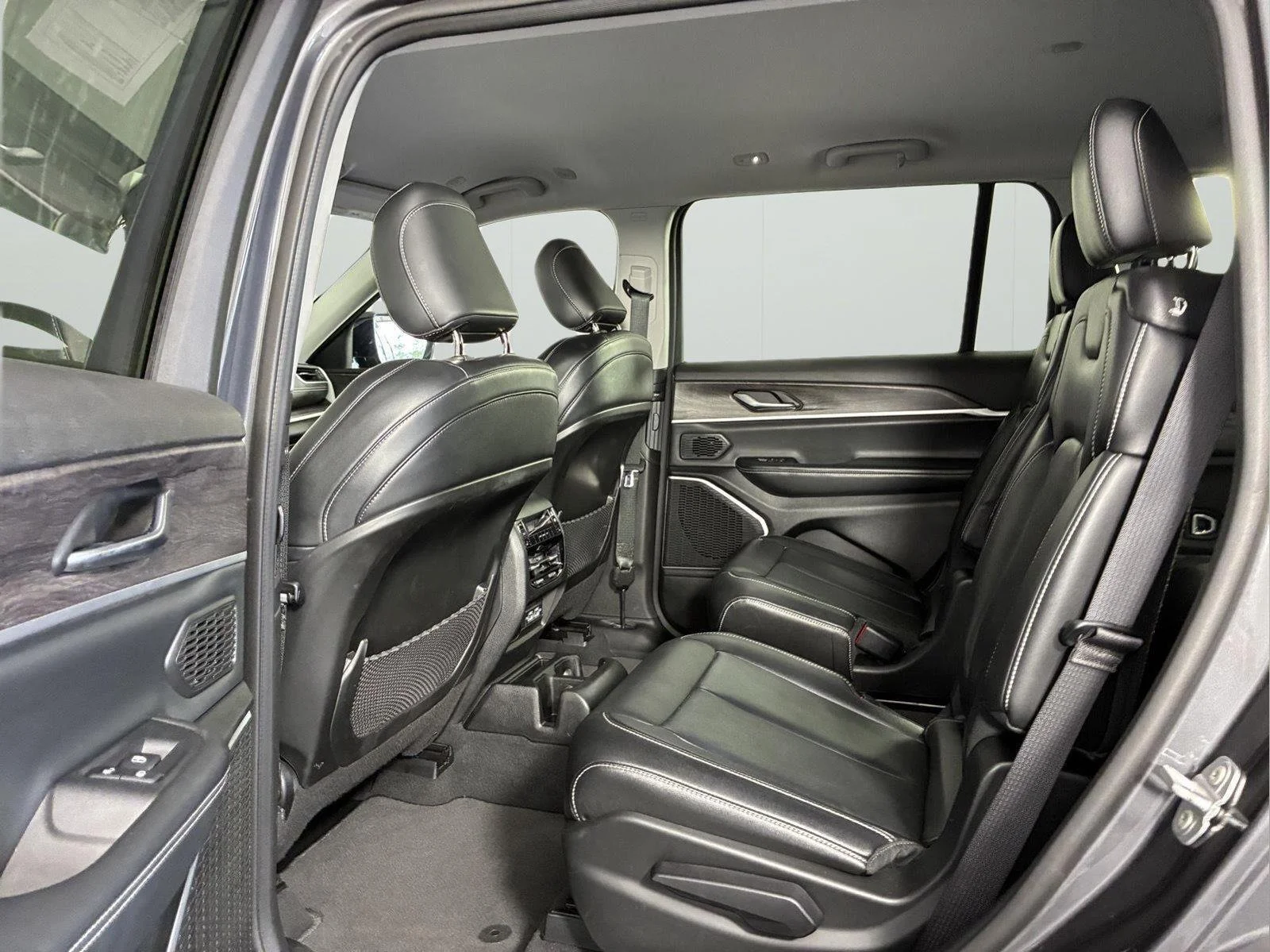 Used 2022 Baltic Gray Metallic Clearcoat Jeep Limited image 20