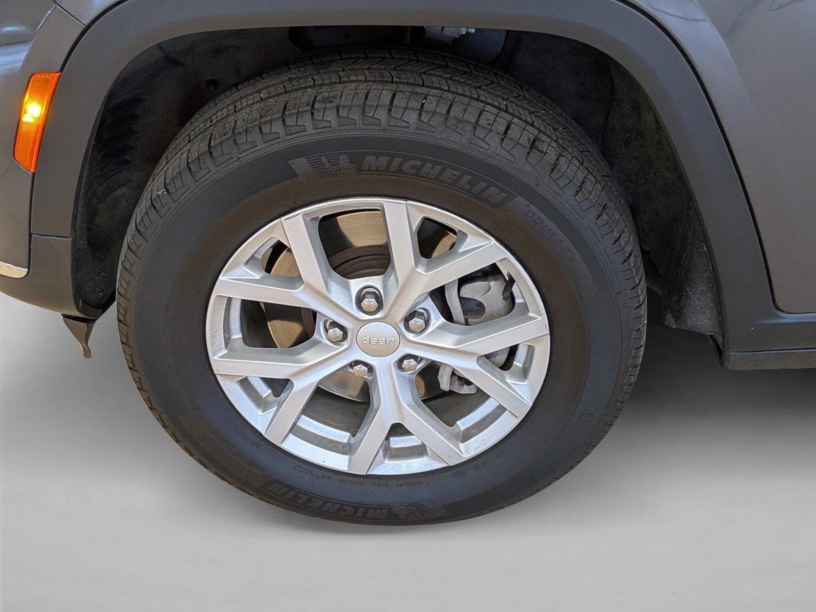 Used 2023 Baltic Gray Metallic Clearcoat Jeep Limited image 27