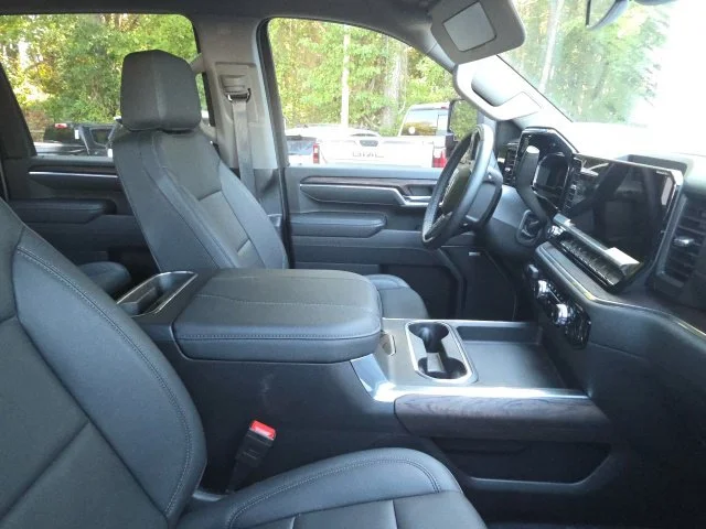 Used 2025 Silver GMC SLT image 10