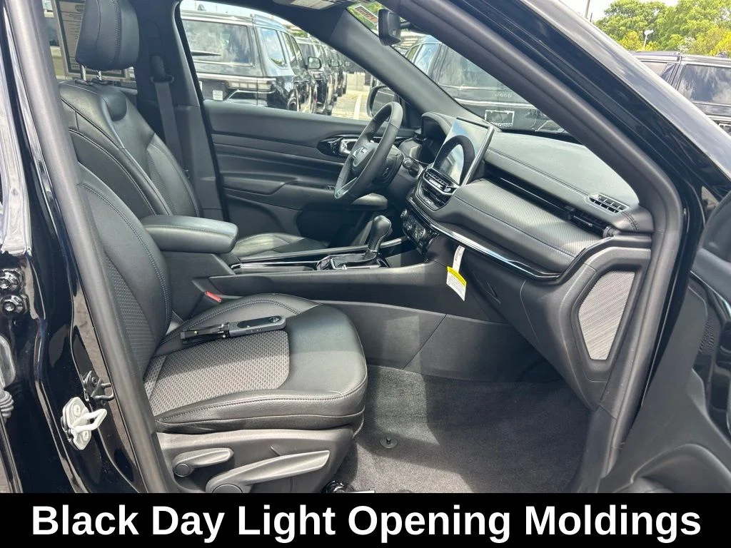 Certified Used 2025 Black Jeep Latitude image 23