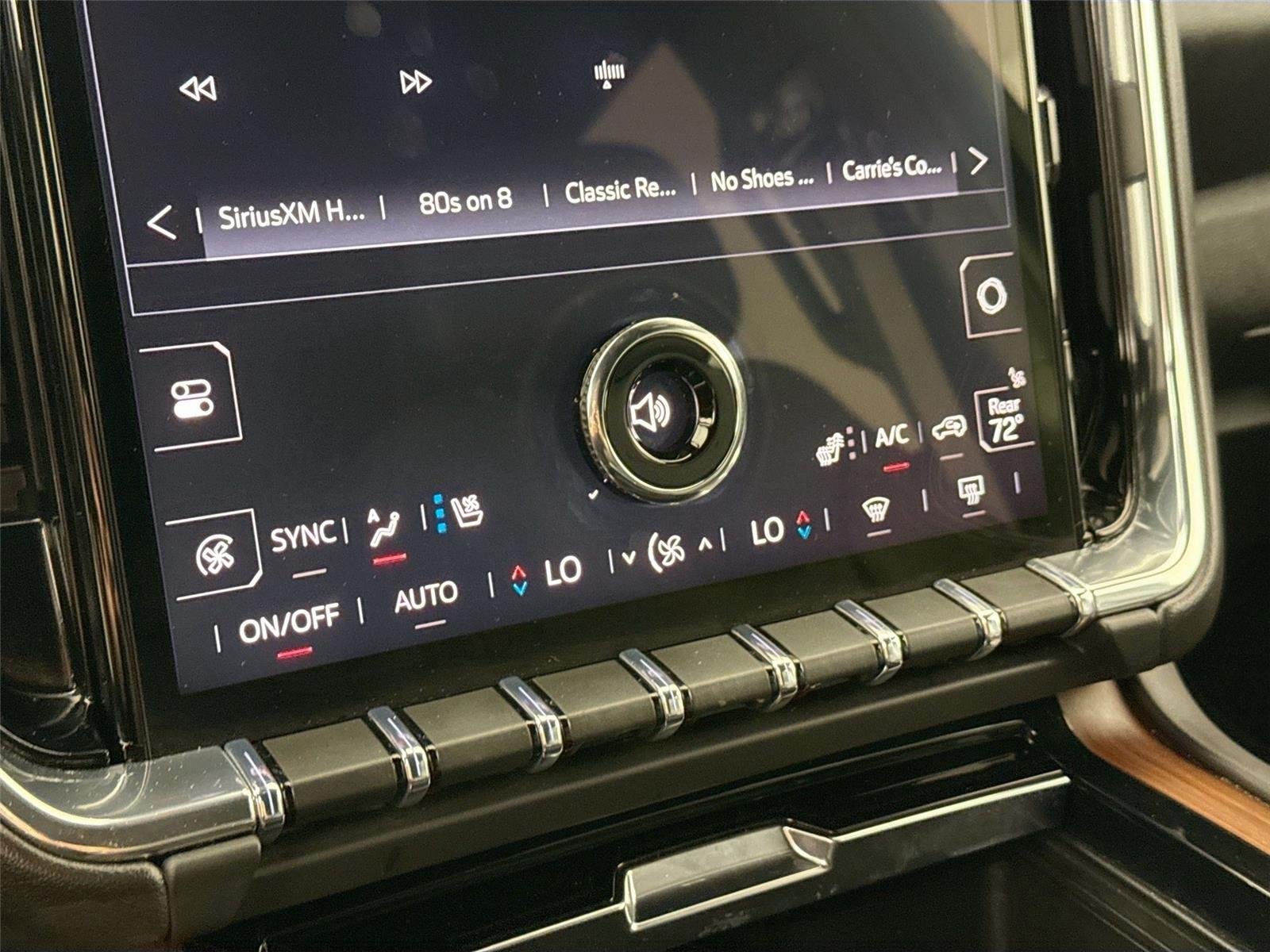 Used 2025 Onyx Black GMC Denali image 25