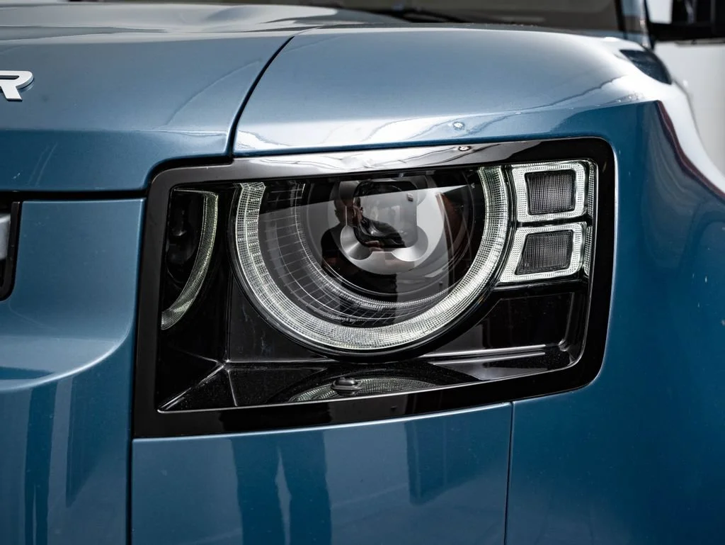 Used 2024 Tasman Blue Metallic Land Rover S image 15