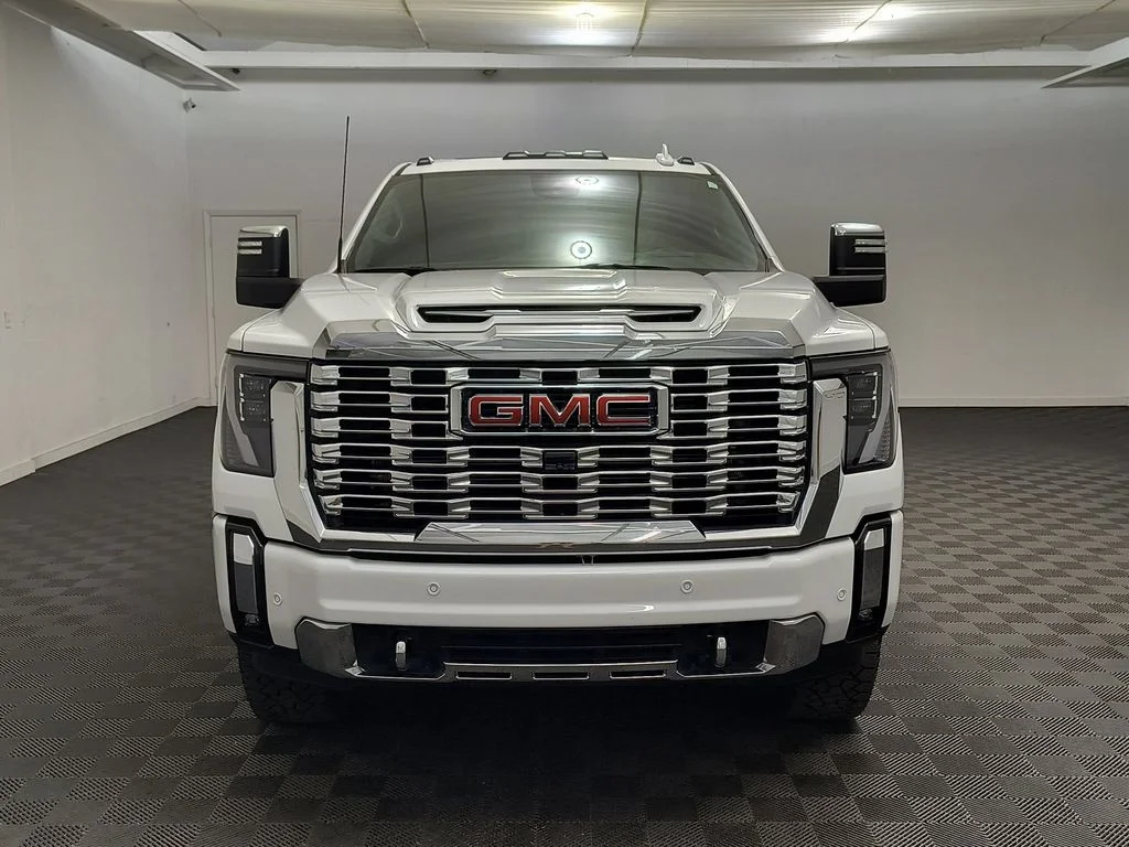 Used 2024 Summit White GMC Denali image 6