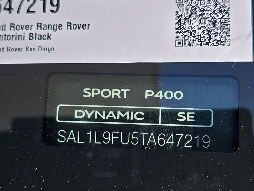 New 2026 Santorini Black LAND ROVER Dynamic SE image 37