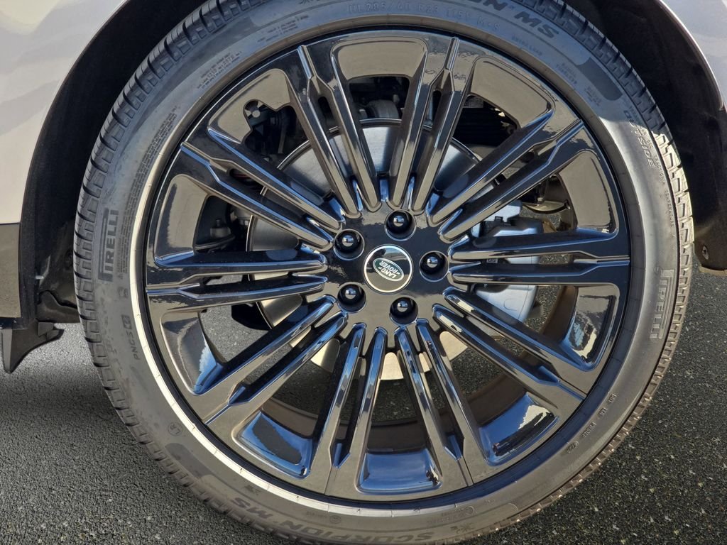 2025 Land Rover Range Rover SE - Photo 35