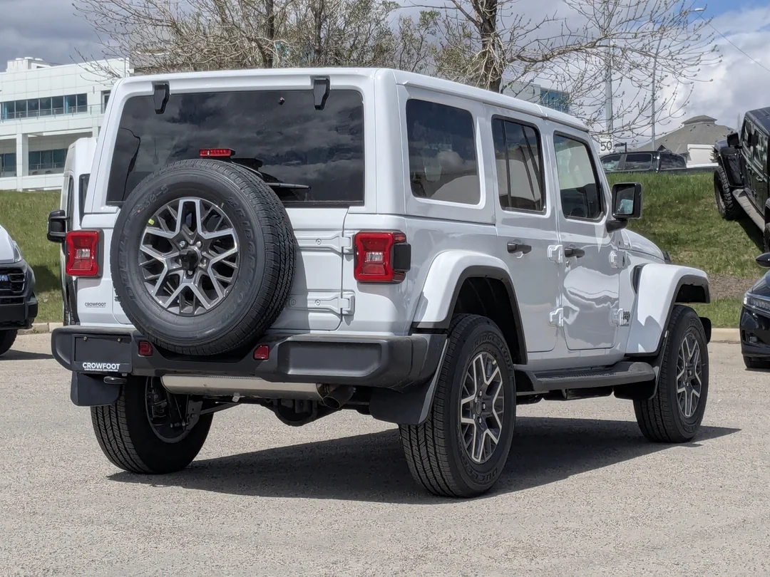 New 2026 White Jeep Sahara - - 4x4 - Body- Color Top - Side Steps - 2.0L Turbo - Remote Start & More! image 8