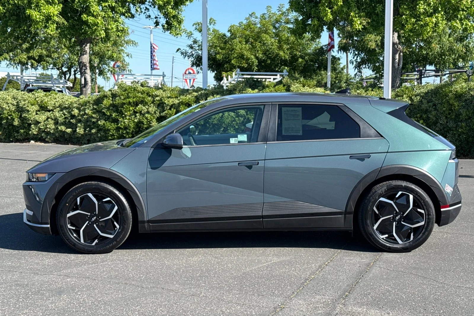 Used 2024 Digital Teal Hyundai SEL image 7
