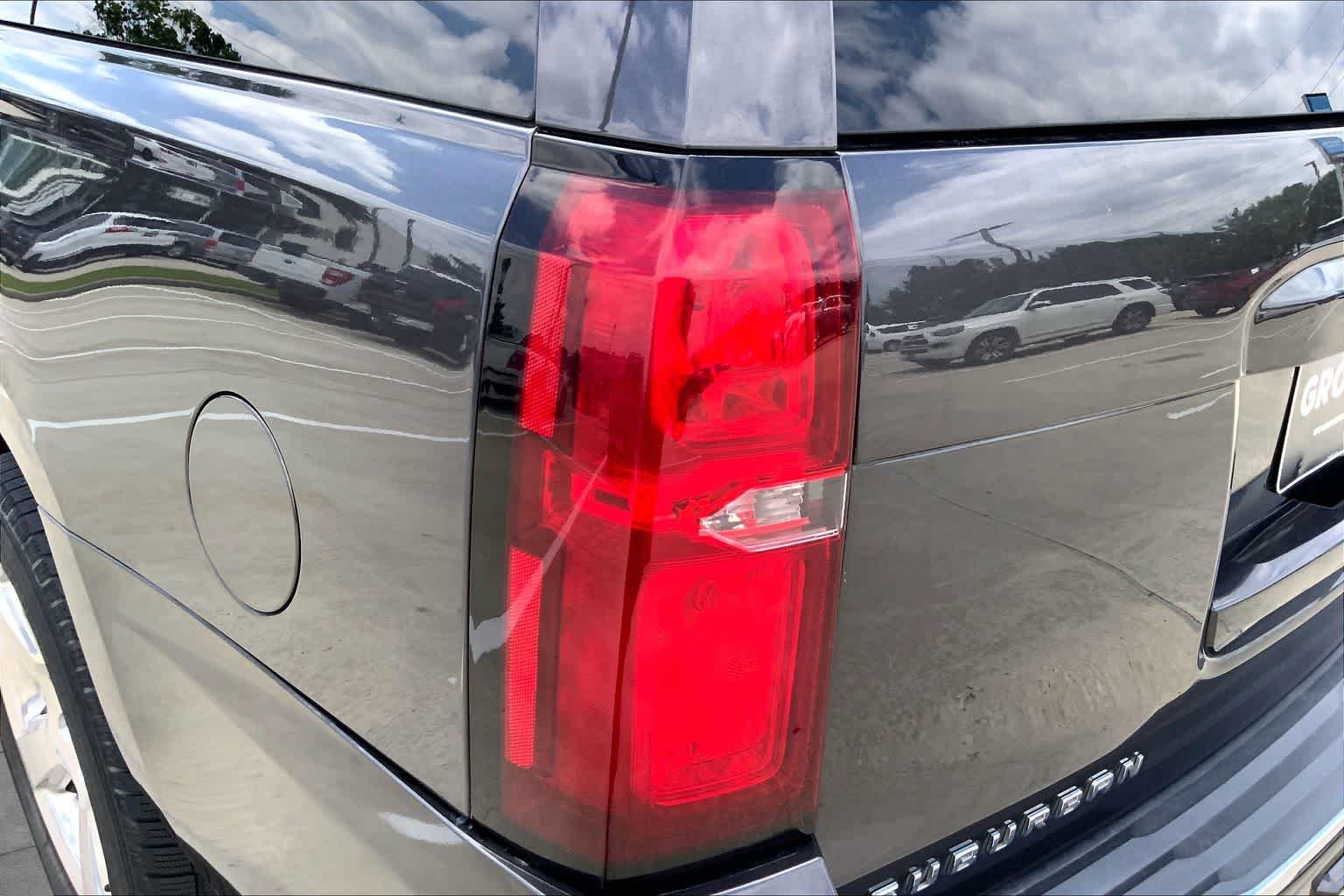 Used 2018 Tungsten Metallic Chevrolet Premier image 26