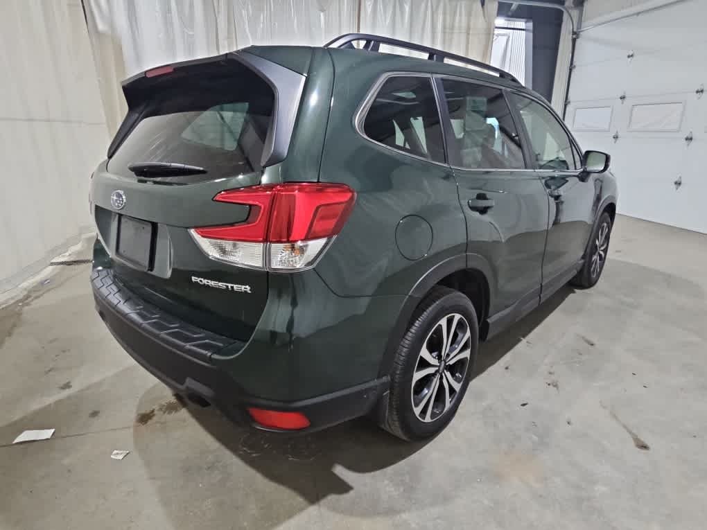 Used 2023 Cascade Green Silica Subaru Limited image 14