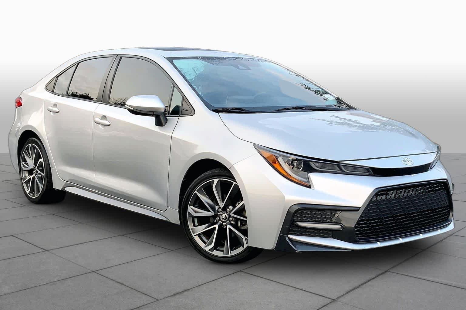 Used 2022 Classic Silver Metallic Toyota XSE image 3