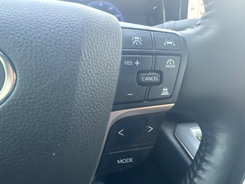 Used 2023  Toyota XLE image 13