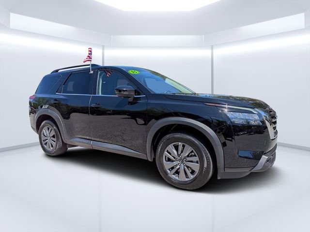 2025 Nissan Pathfinder SV 2WD's photo