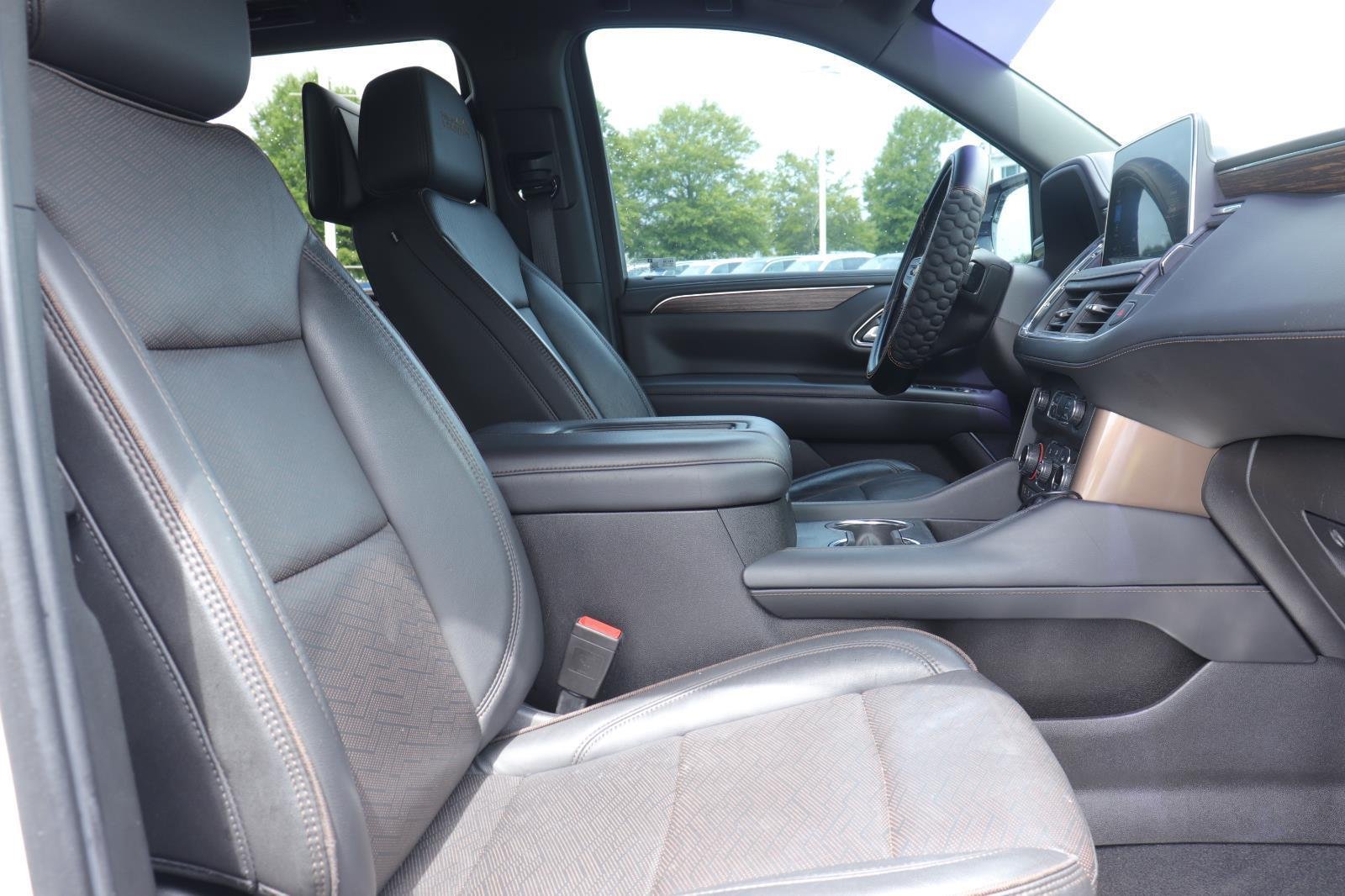 Used 2021 Iridescent Pearl Tricoat Chevrolet High Country image 21