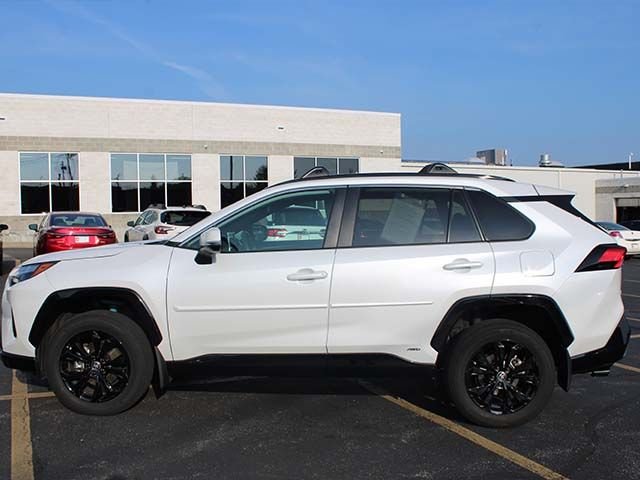 Used 2024 Pearl Toyota SE image 7