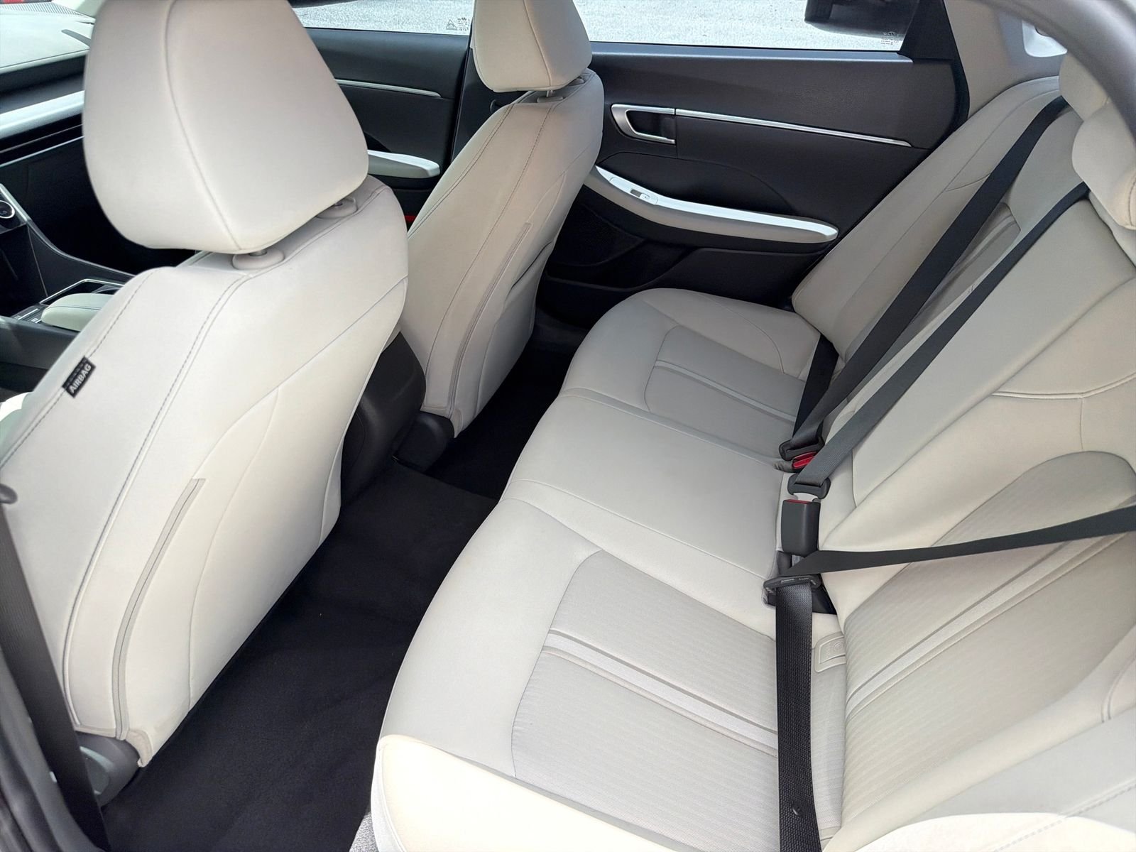 Used 2024 Silver Hyundai SEL image 31