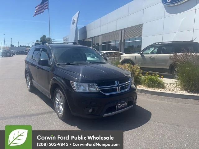 Used 2015 Black Dodge SXT image 2