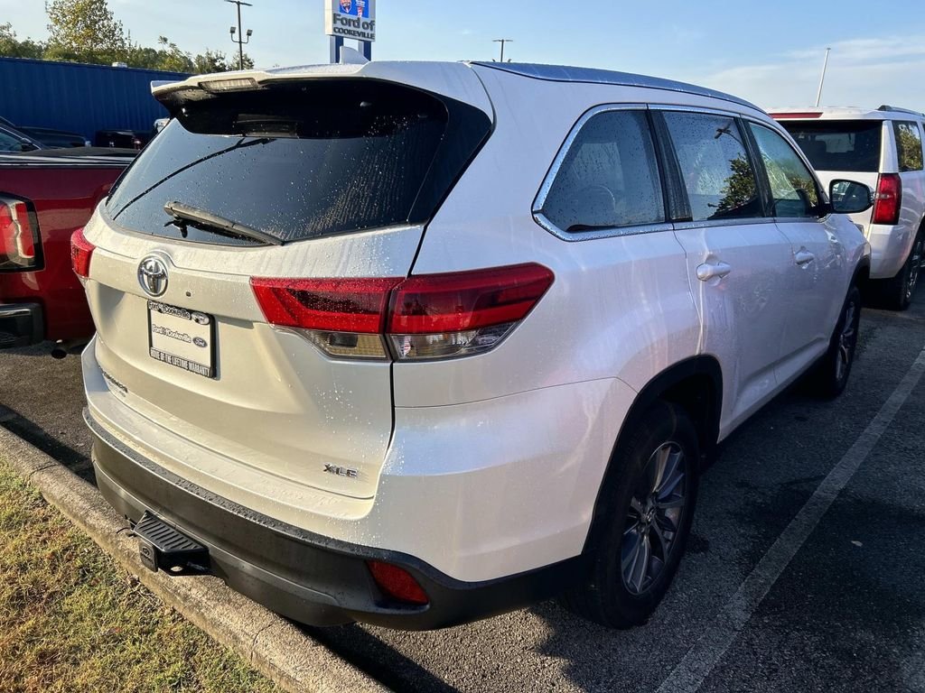 Used 2019 Blizzard Pearl Toyota XLE image 3
