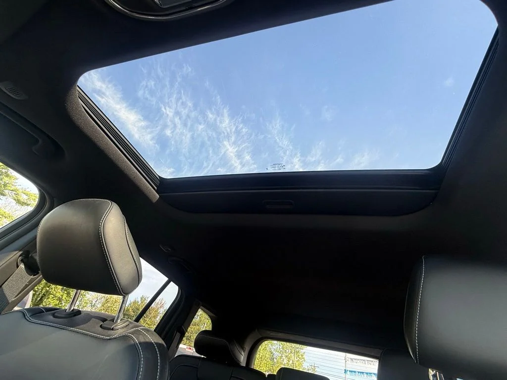 Used 2024 Silver Jeep Altitude X image 9
