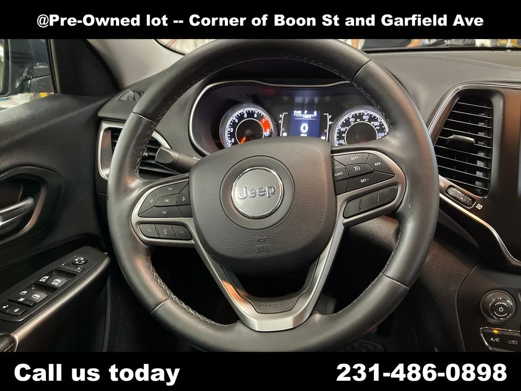 Used 2019 Blue Jeep Latitude Plus image 20