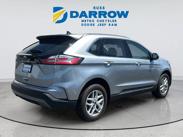 Used 2022 Silver Ford SEL image 5